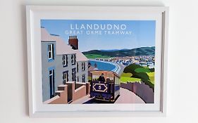 Coastal Hideaway By Seaside Llandudno